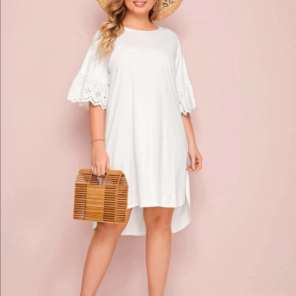 DRESSES - Picture 5 of 5